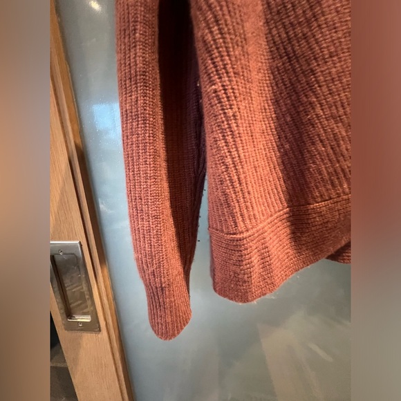 Garnet Hill 100% Cashmere Sweater | Reddish Pink Size Medium - Picture 4 of 6